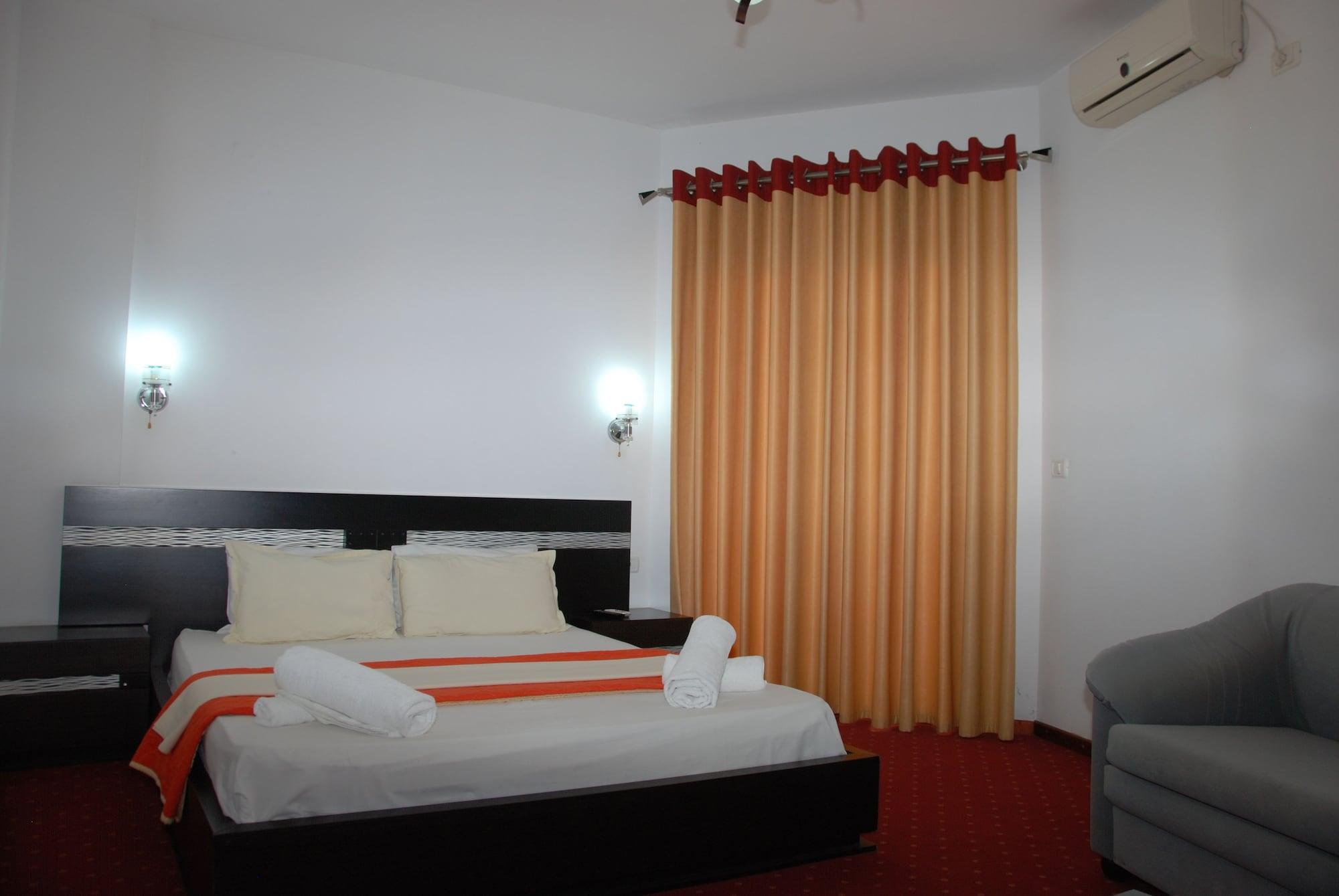 Hotel Strora Саранде Екстериор снимка