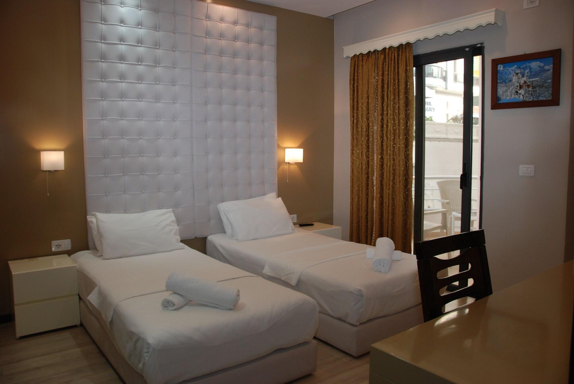 Hotel Strora Саранде Екстериор снимка