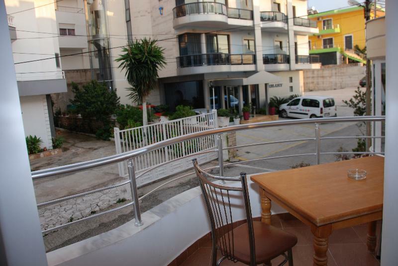 Hotel Strora Саранде Екстериор снимка